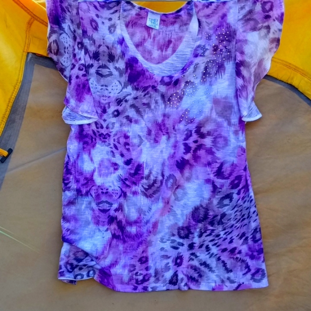 Time and Tru women's top